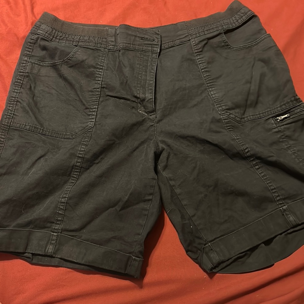 🔥 2/$25 Karen Scott pull on black cargo shorts
